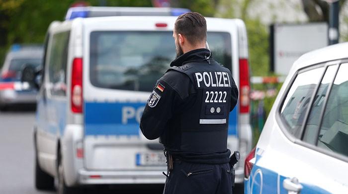 Police say fired single shot in Berlin hospital, injuring one