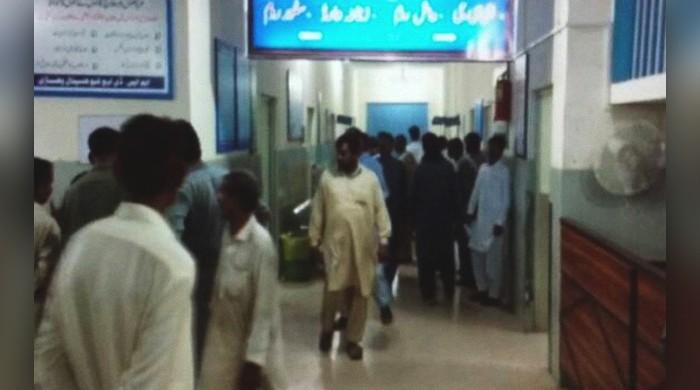 Family of four in Vehari severely burnt in acid attack by relatives
