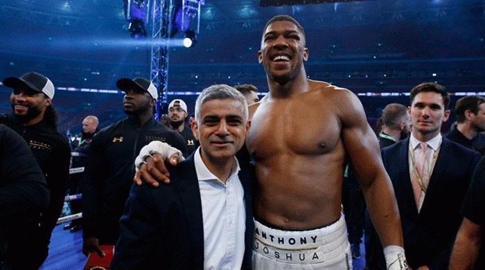 Boxing: Joshua stops Klitschko in 11th round of heavyweight epic