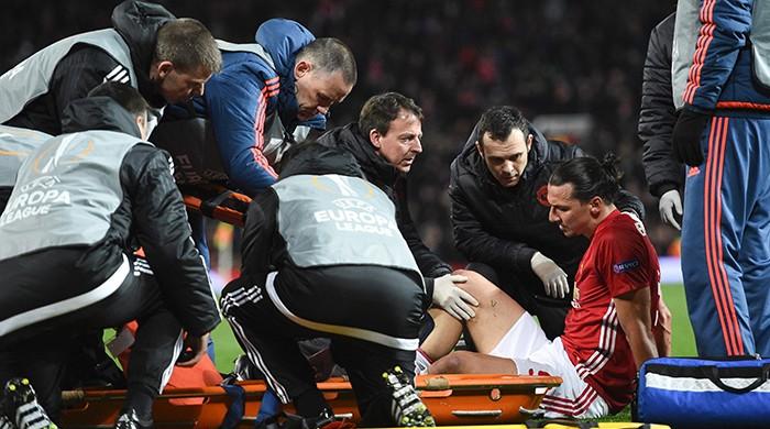 Man Utd's Ibrahimovic 'fixed' by knee surgery