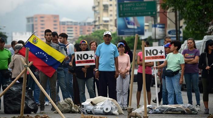 Constitution bid inflames deadly Venezuela crisis