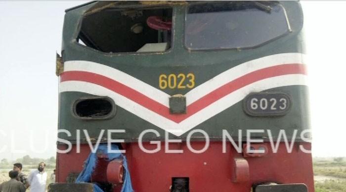 Tractor driver dies after Karachi-bound train hits his vehicle
