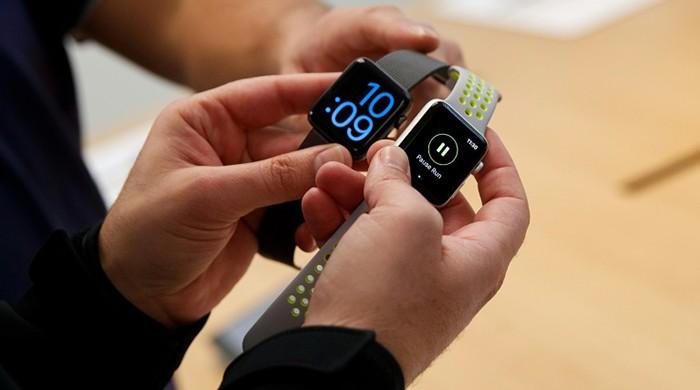 Apple jumps to lead wearable computing with smartwatch
