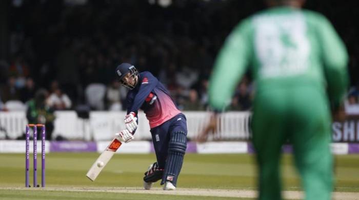 Root leads England to easy win over Ireland