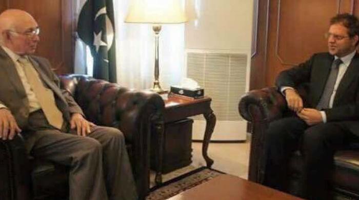 Bab-e-Dosti won’t open till Pakistan’s reservations addressed: Sartaj Aziz