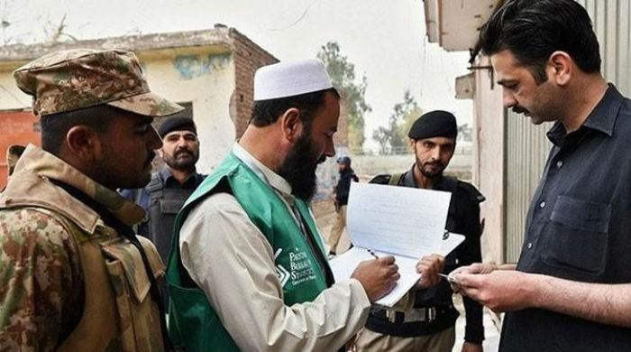 Army safely transports census material to statistics bureau