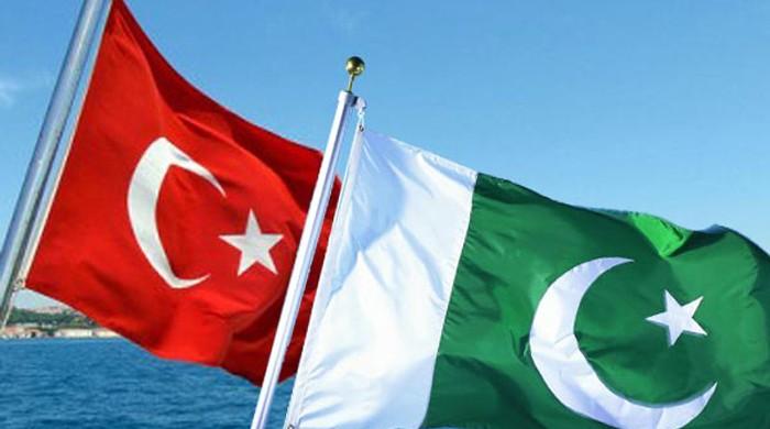 Turkey, Pakistan sign warship, training plane deals