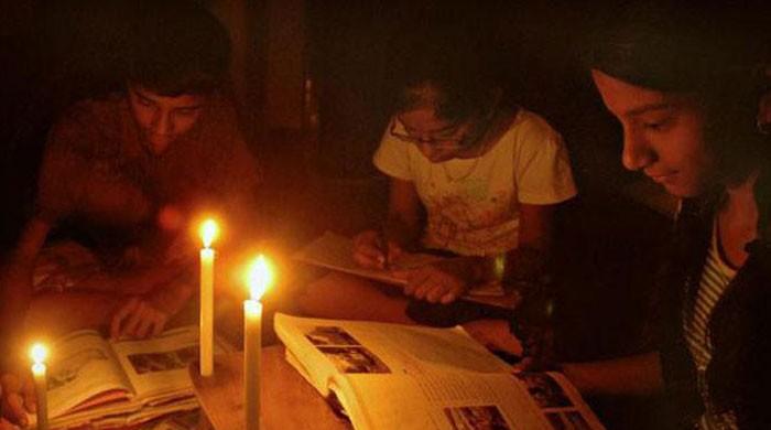 Intermittent power cuts continue in parts of Karachi