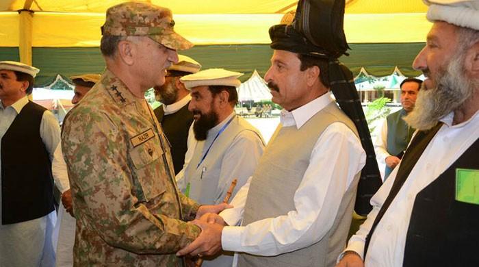 Corps Commander Peshawar visits Kurrum Agency