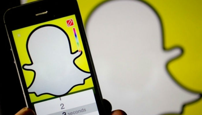 Snapchat, Facebook fuelling augmented reality growth
