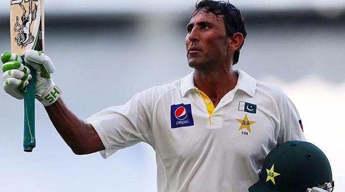Younis gets hero’s welcome in Karachi, vows to continue promoting cricket