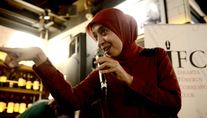 The female Muslim comic standing up to extremism