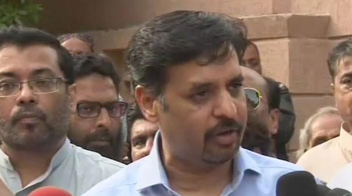 NAB summons Mustafa Kamal over charges of illegally selling plots in Karachi