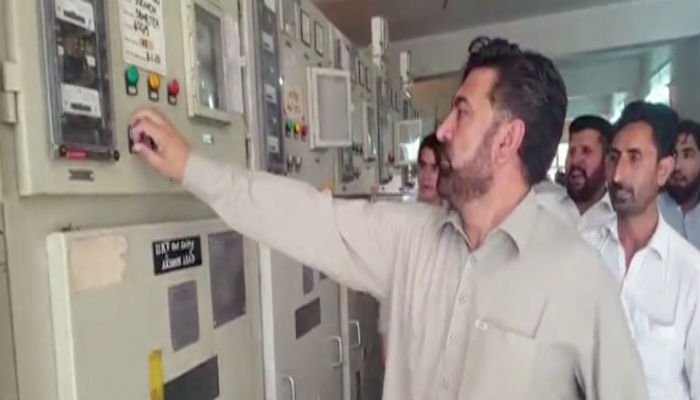 Case registered against PTI MPA for attacking grid station 
