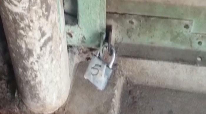 Excise dept 'wrongly' seals milk shop, leaving workers stranded