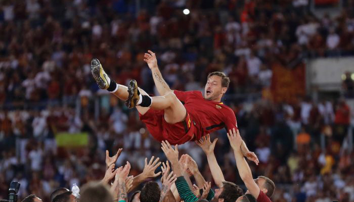 Tears flow as Totti bids farewell to Roma after 25 years