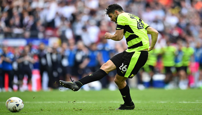 Huddersfield promoted to Premier League after penalty drama