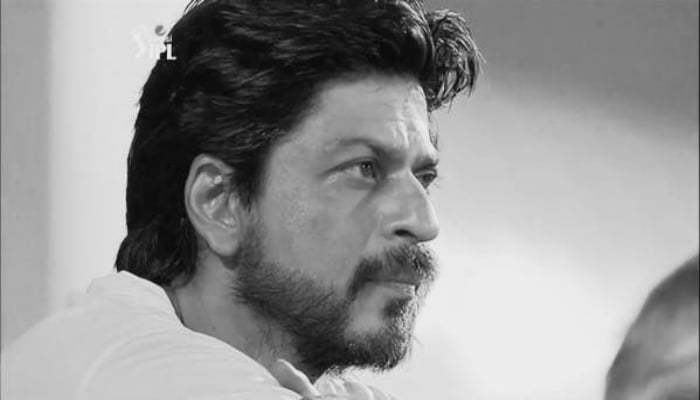 Shah Rukh Khan escapes accident 