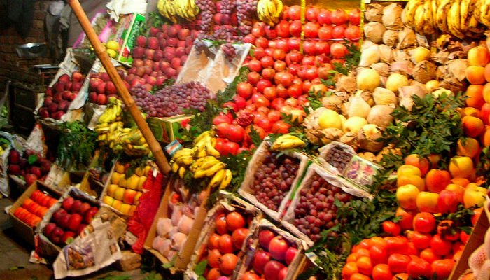 Soaring Ramazan prices: Calls echo on social media for boycott of fruits 