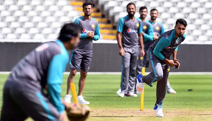 ICC Champions Trophy : India score 319 runs in 48 overs ICC Champions Trophy : India score 319 runs in 48 overs