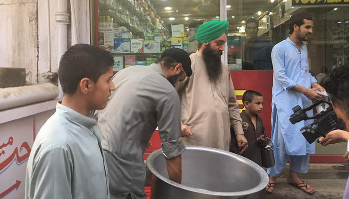 Peshawar's Sikhs are helping Muslims break their fast