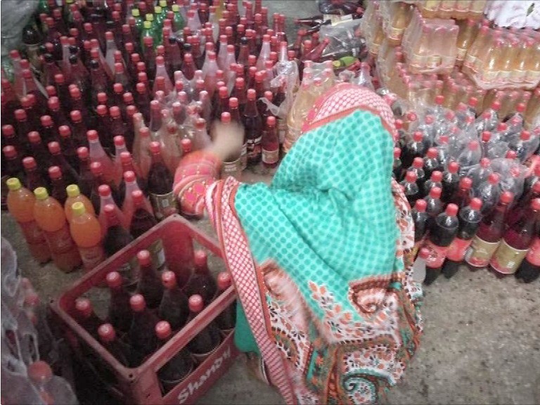 PFA seizes 400,000 fake soft-drink bottles from Lahore factory