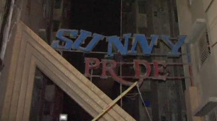 Lyari gang war: Man, son killed in Karachi apartment by rival group 