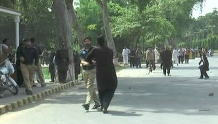 Media personnel assaulted by University of Agriculture Faisalabad guards