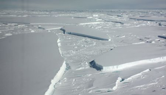  News Giant iceberg like 'niggling tooth' set to crack off Antarctica