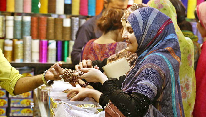 Henna, bangles and traffic jams: Eid-ul-Fitr shopping craze intensifies