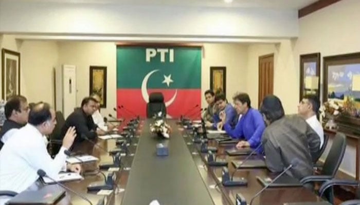 PTI accuses PML-N of 'black-mailing judiciary, Panamagate JIT'
