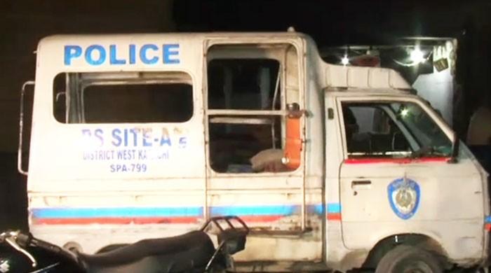 Four policemen martyred in Karachi gun attack 