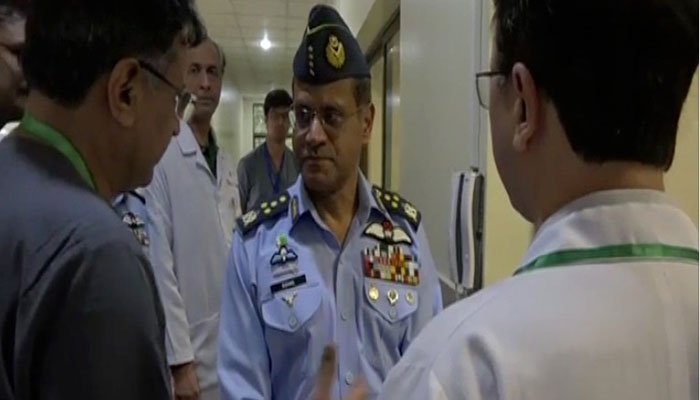 Air chief visits victims of oil tanker fire tragedy 