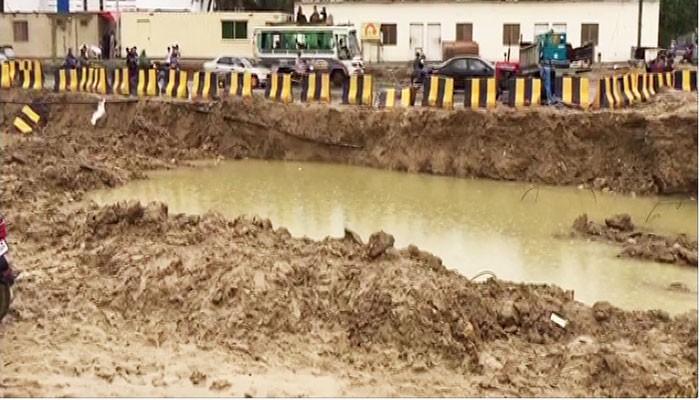 Heavy monsoon downpour lashes Karachi, flooding roads, leaving 11 dead