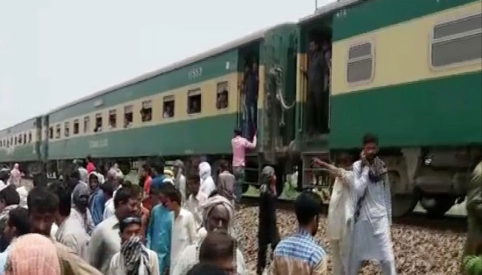 Train hits motorcycle, kills three siblings in Gojra
