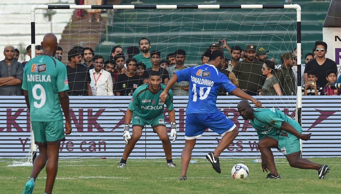Ryan Giggs is impressed with Pakistan youngsters' love for football Ryan Giggs is impressed with Pakistan youngsters' love for football