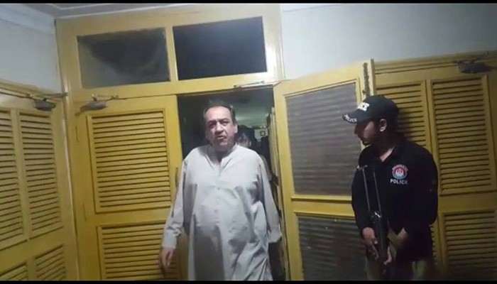 Policeman killing case: MPA Abdul Majeed Achakzai released on bail amid cheers 