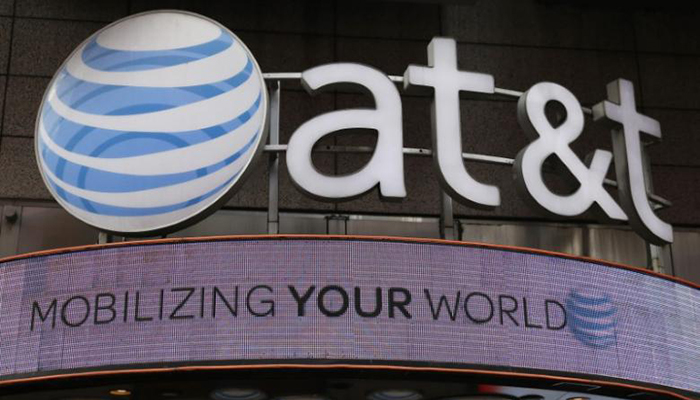 AT&T to run wireless, media as separate units