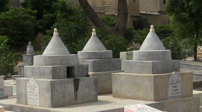 Hindus in Pakistan: Why they choose burial over cremation