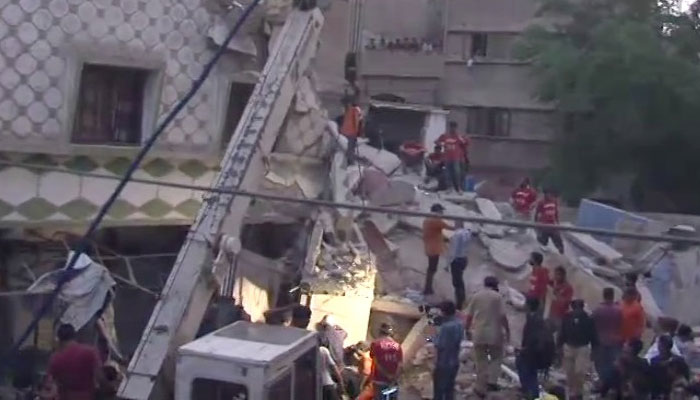 Six dead as building collapses in Karachi's Liaquatabad 