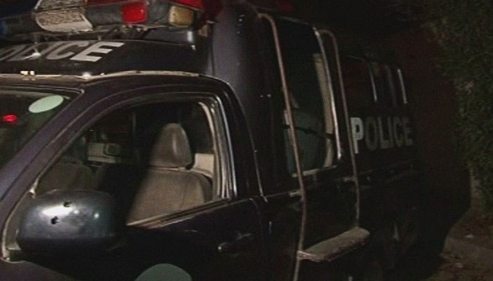 One traffic policeman martyred, another injured in Karachi attack