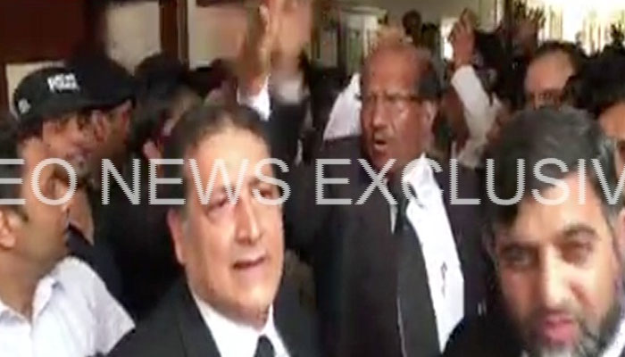 Lahore High Court Multan bench lawyers observe strike over row with judge 
