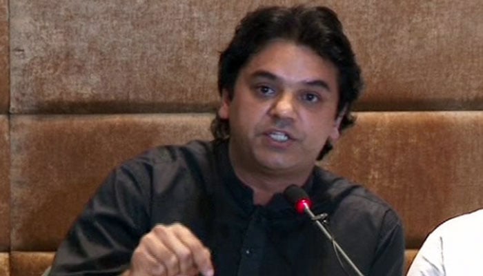 Khawaja Asif lied regarding iqama, alleges PTI's Usman Dar