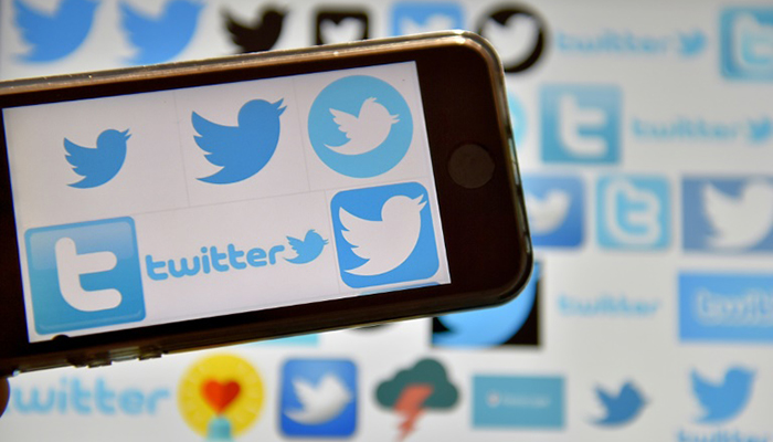 Twitter dives, growth stall highlights contrast with Facebook