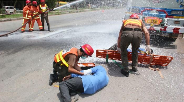 Rescuers in Peshawar get training to handle oil tanker accidents