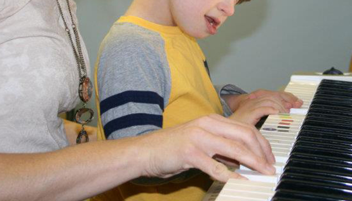 Music therapy may not lead to big benefits for kids with autism