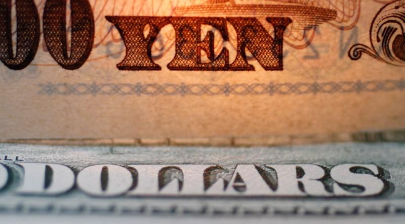 Dollar hits eight-week low vs. yen, North Korea tensions spook investors