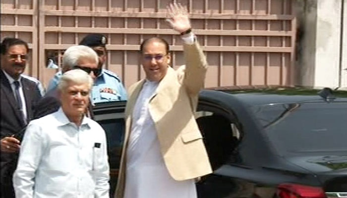 No chance, legal basis for Pak authorities to seize London properties of Sharif’s children