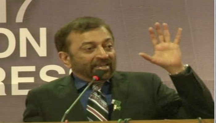 Politicians to blame if Karachi turns into ruins: Farooq Sattar