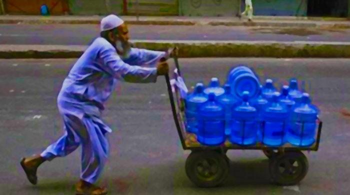 Water bottles and the societies we live in: Pakistan turns 70